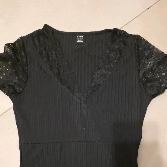 SHEIN Black Lace V-Neck Blouse - Picture 3 of 4